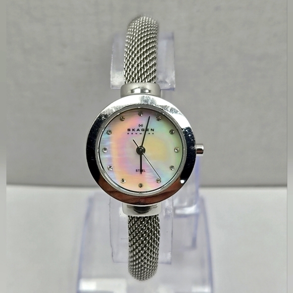 Womens Skagen Denmark Slim MOP Stain1ess Steel Bangle Quartz Watch New Battery - Picture 1 of 10